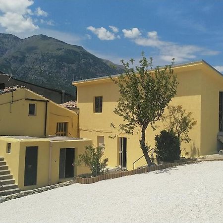 Lake Retreat - Maiella Apartment - Beautiful Lake And Mountain Views Casoli  Экстерьер фото