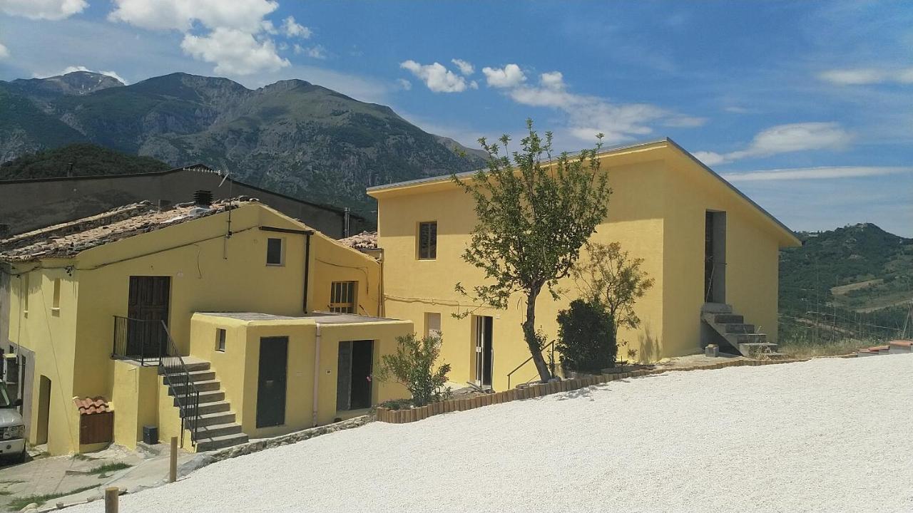 Lake Retreat - Maiella Apartment - Beautiful Lake And Mountain Views Casoli  Экстерьер фото