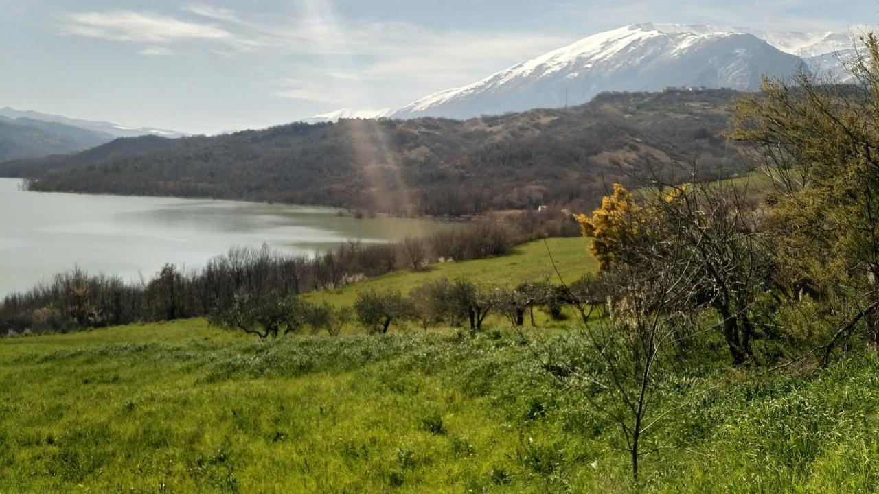 Lake Retreat - Maiella Apartment - Beautiful Lake And Mountain Views Casoli  Экстерьер фото