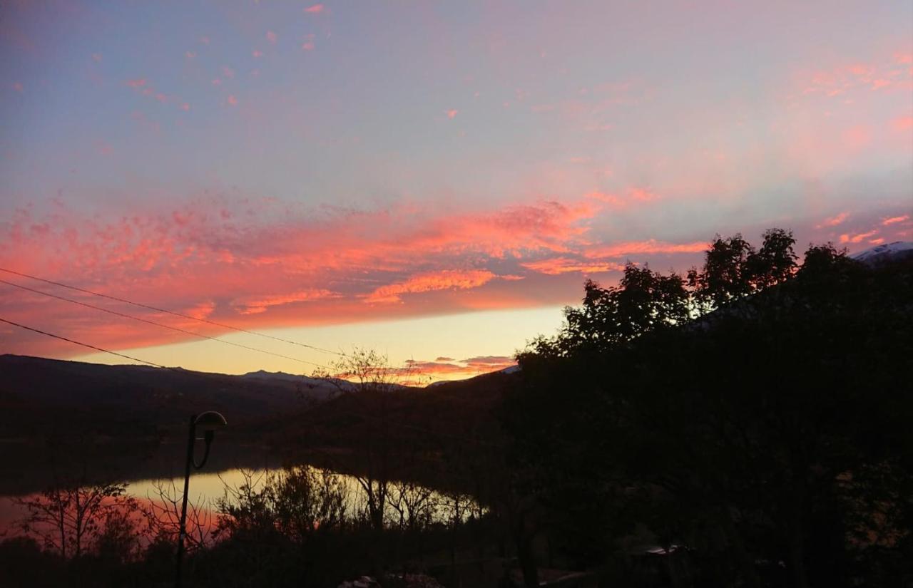 Lake Retreat - Maiella Apartment - Beautiful Lake And Mountain Views Casoli  Экстерьер фото